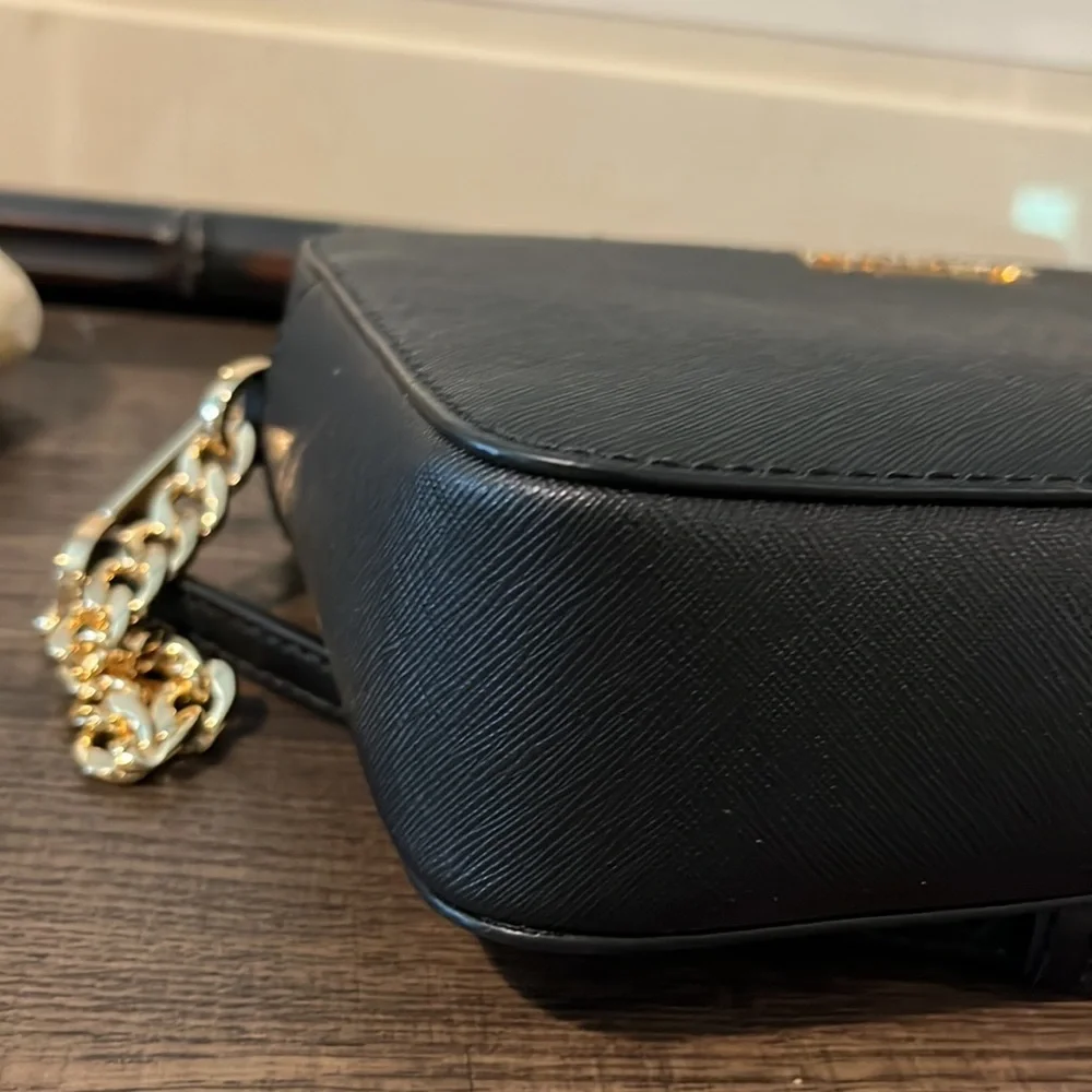 Michael Kors Jet Set Saffiano Leather Crossbody Bag in Black w Gold Hardware EUC